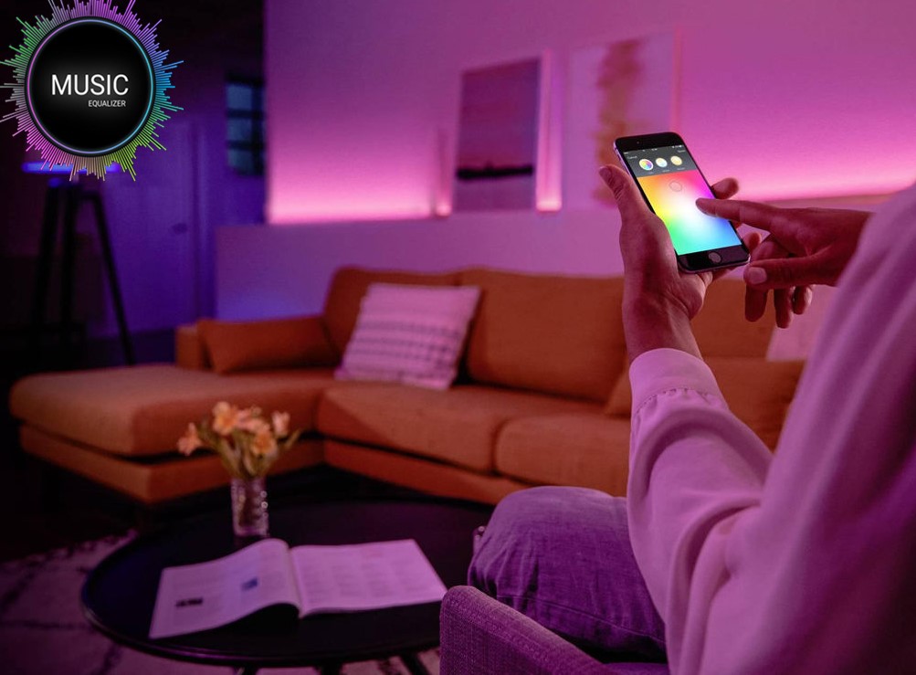 کنترل روشنایی اتاق در شب توسط موبایل